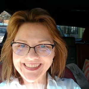 Meet your Posher, Denise